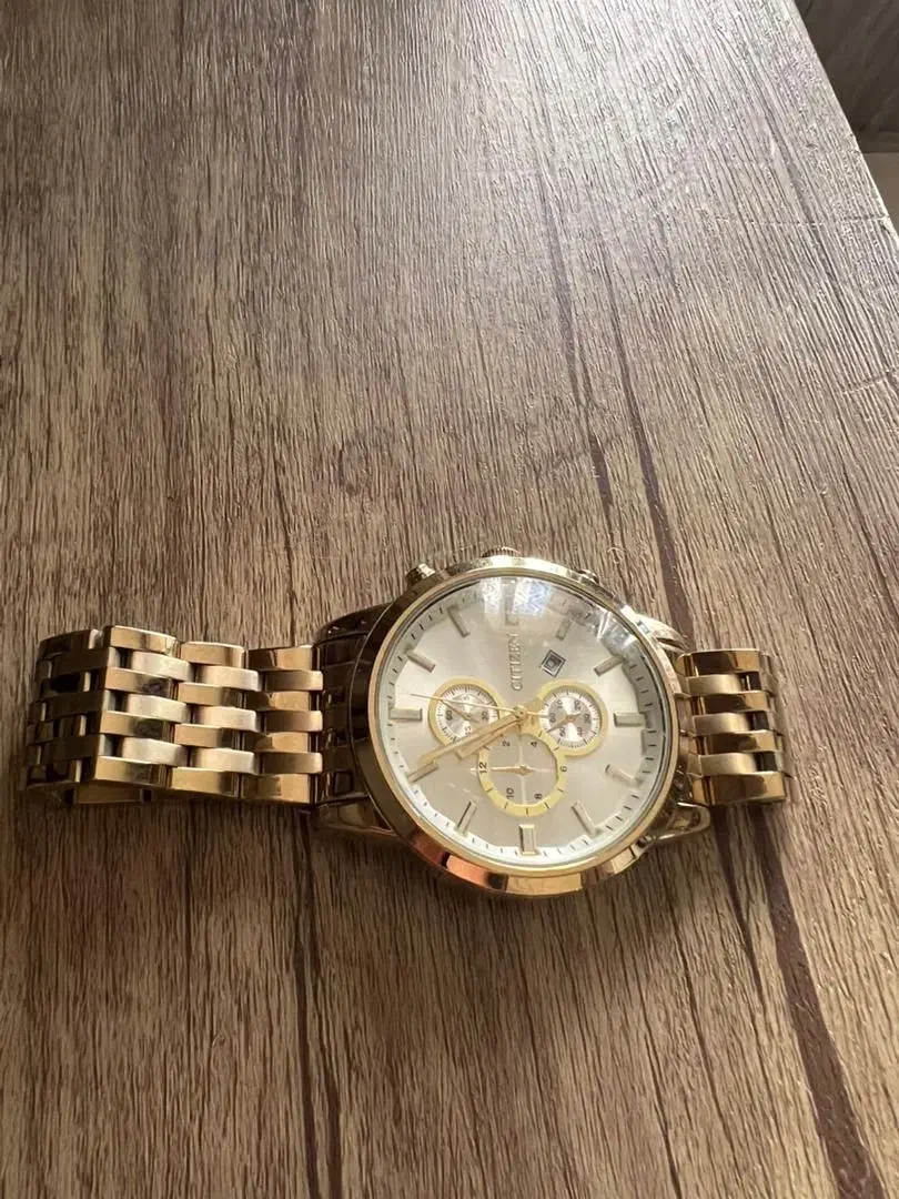 سیتیزن|ساعت|تهران, آبشار|دیوار