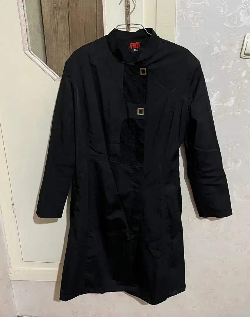 بارانی زنانه|لباس|میانه, |دیوار