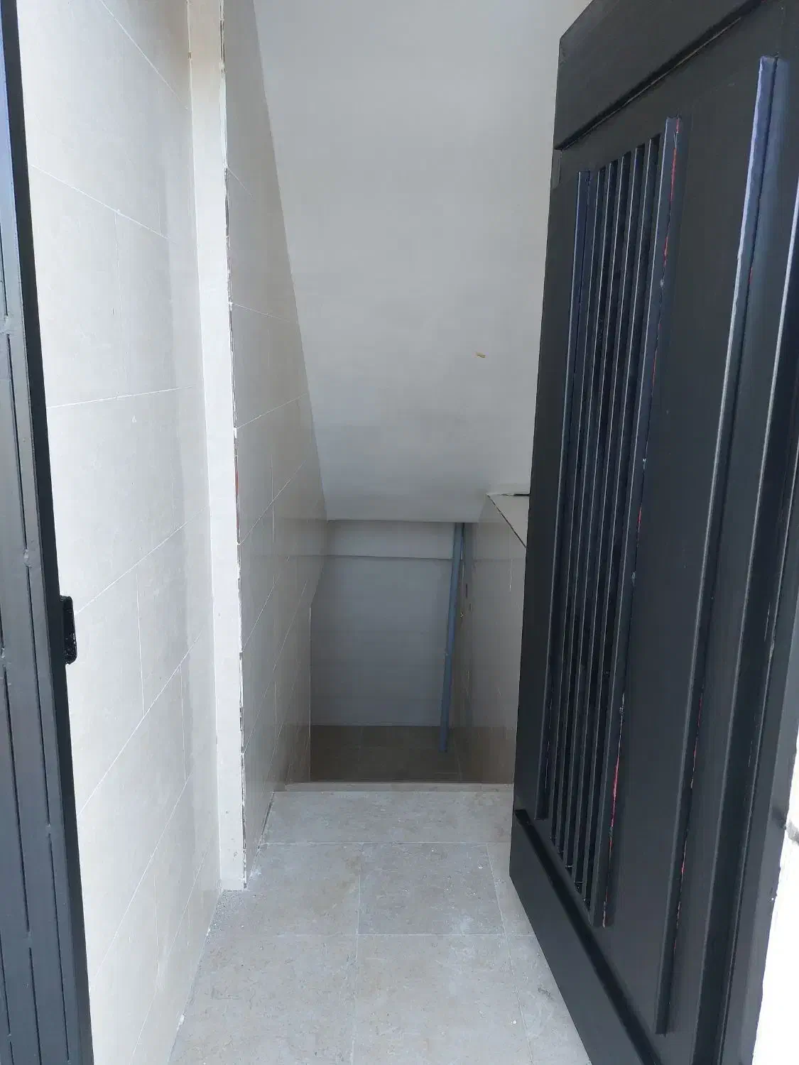 اجاره زیرزمین ۶۰متر لب بلوارچمران روبروی پیست|اجارهٔ دفتر کار، اتاق اداری، مطب|سیرجان, |دیوار