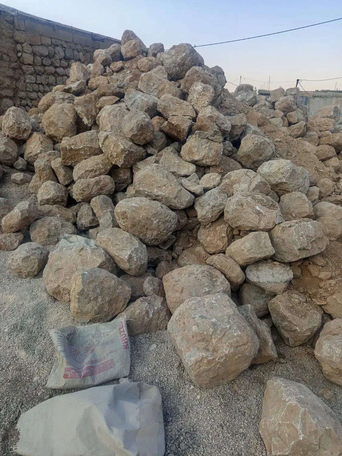 فروش سنگ و لوله اهنی|مصالح و تجهیزات ساختمان|ایذه, |دیوار