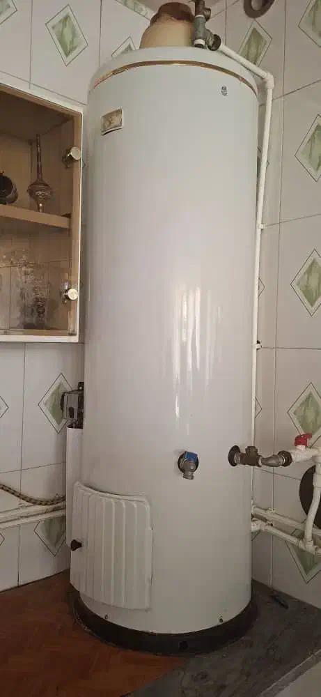 فروش دو تا آبگرمکن مخزنی در حد نو|آبگرمکن، پکیج، شوفاژ|شهرکرد, |دیوار