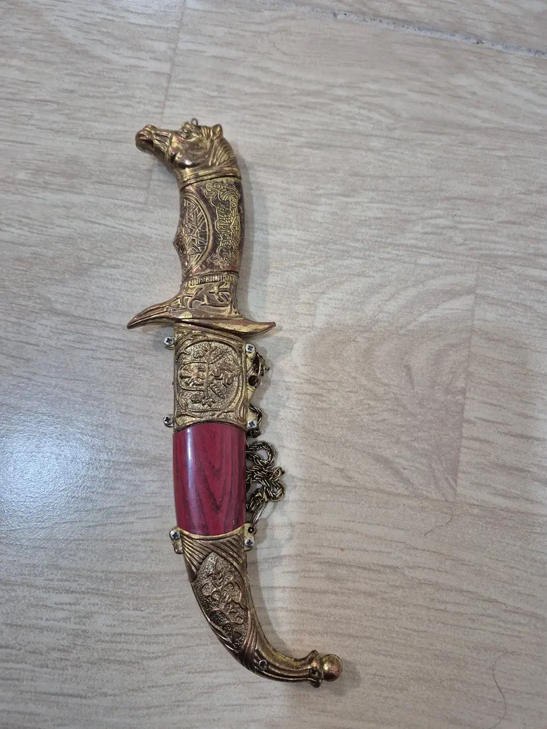 چاقو تزئینی|کلکسیون اشیاء عتیقه|ایلام, |دیوار