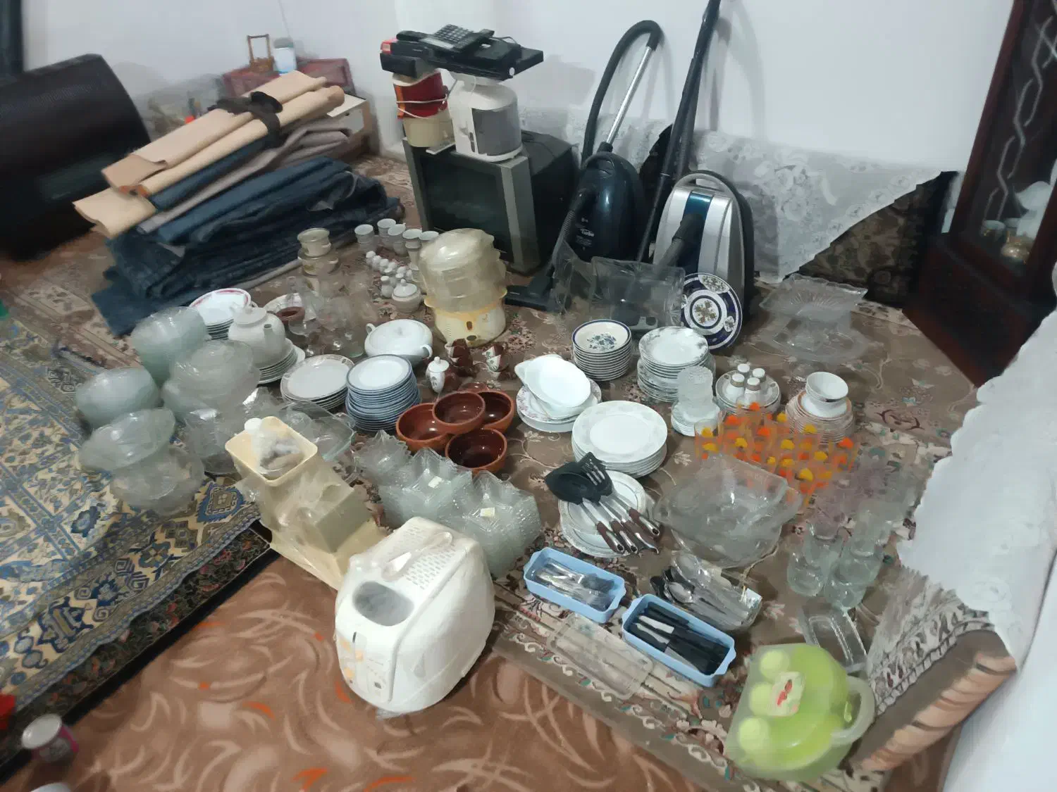 لوازم منزل جارو برقی و چینی جات|سایر لوازم برقی|مشهد, پنجتن|دیوار