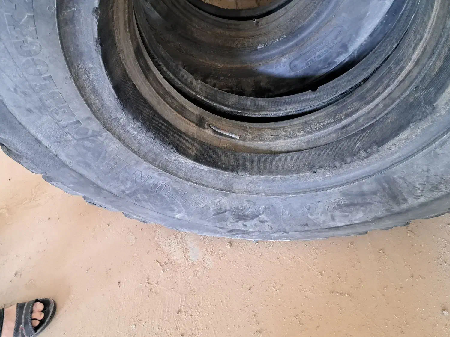 لاستیک جرثقیل 25 تن کارگاهی|قطعات یدکی و لوازم جانبی|اردکان, |دیوار