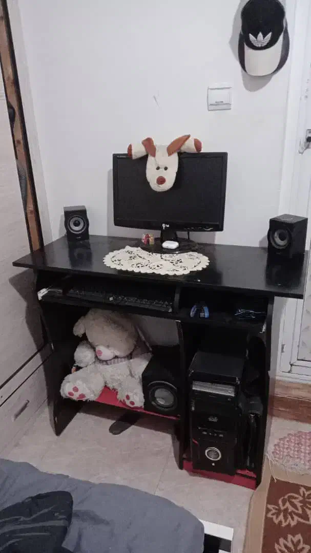 میز و کامپیوتر|میز تحریر و کامپیوتر|لنگرود, |دیوار