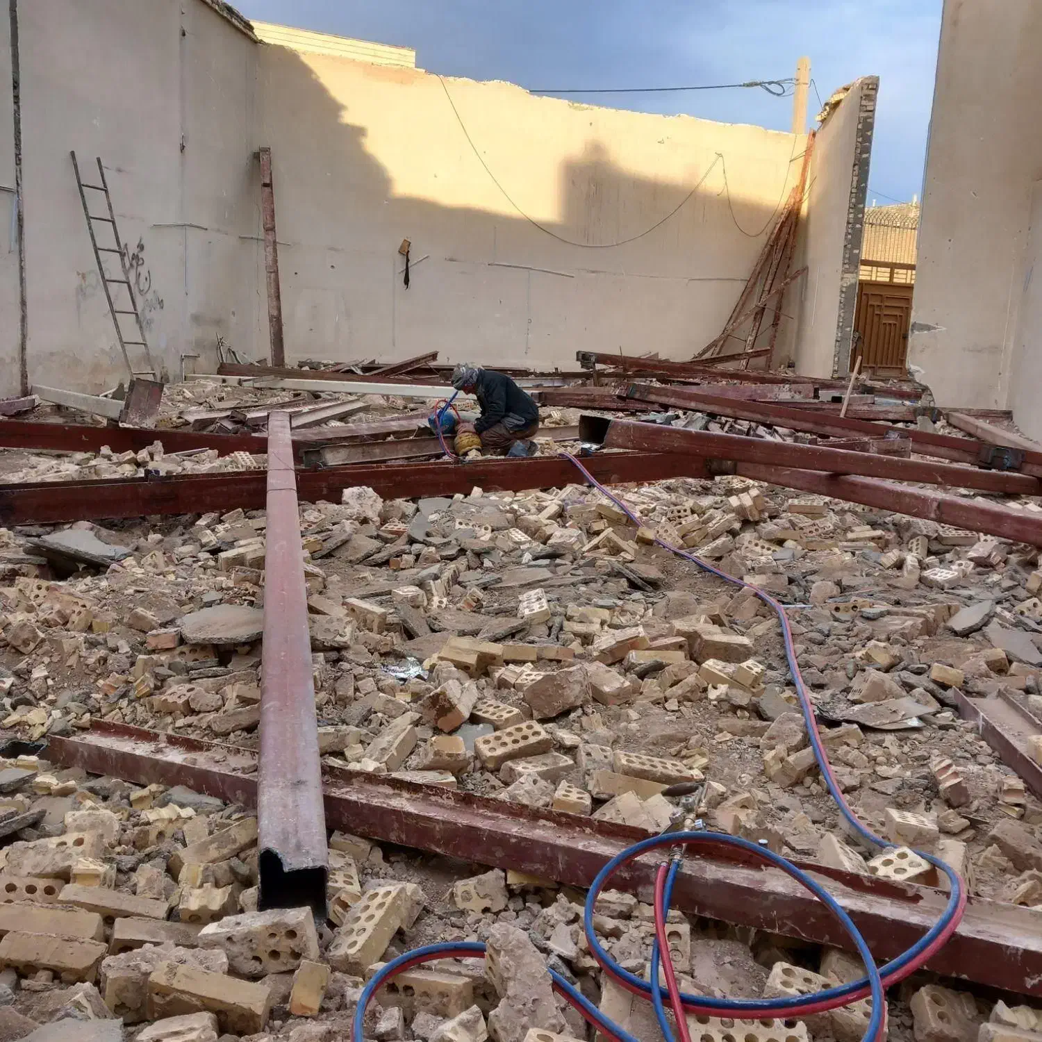 تخریب/ شیار/ سوراخ /برشکاری هوابرش وخرید ضایعات|خدمات پیشه و مهارت|تهران, مولوی|دیوار