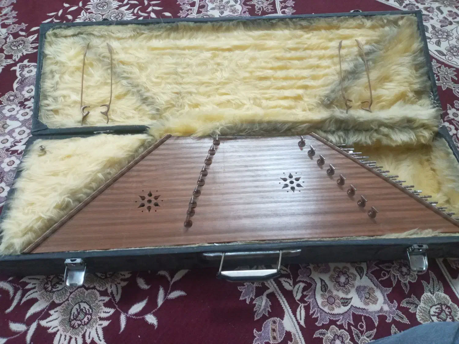 سنتور درجه ۱ زیر قیمت دارای ۲ جفت چوب|سازهای سنتی|تهران, یافتآباد|دیوار