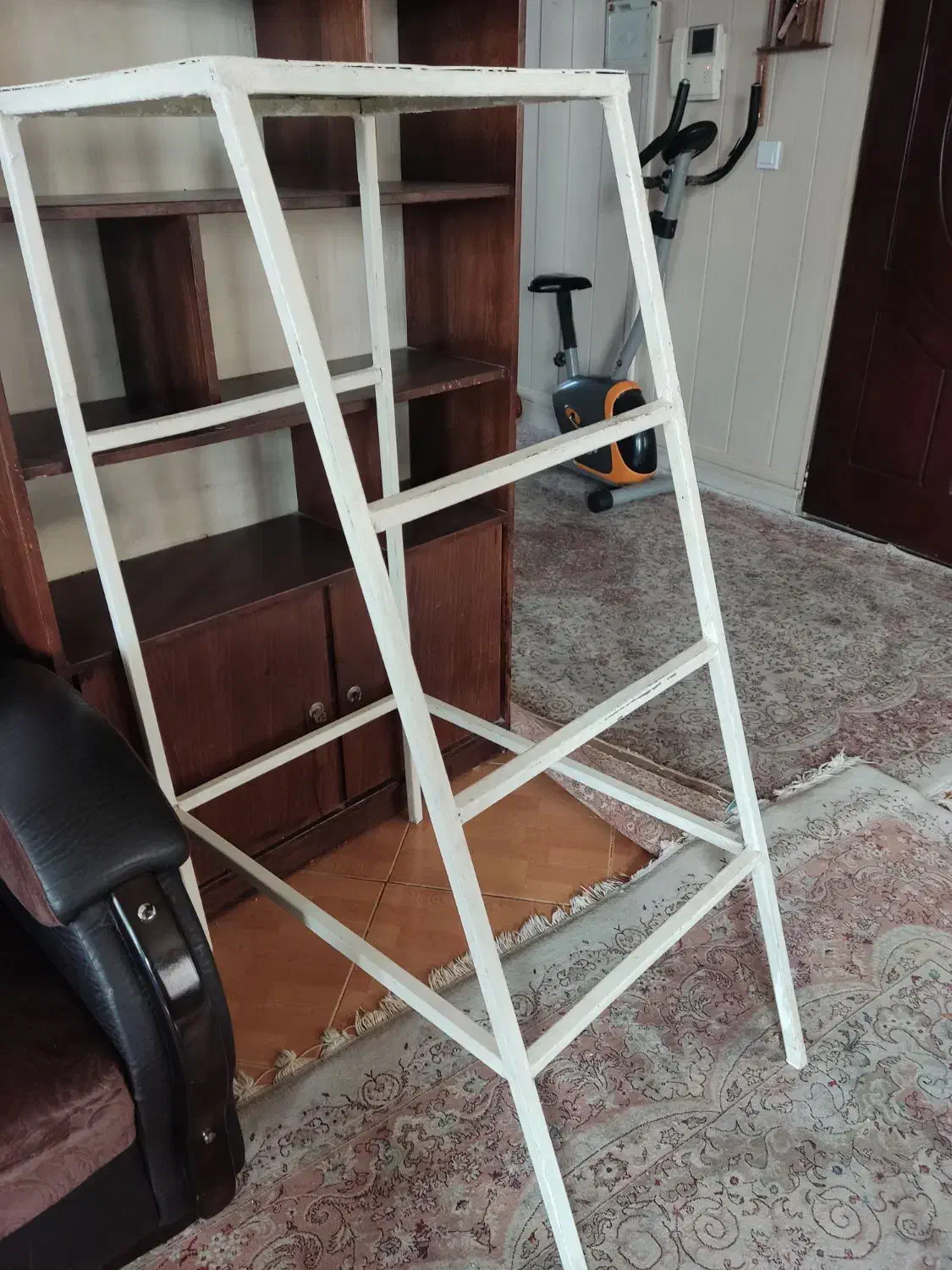 چهارپایه آهنی ومحکم|ابزارآلات|تهران, شهرک ولیعصر شمالی|دیوار