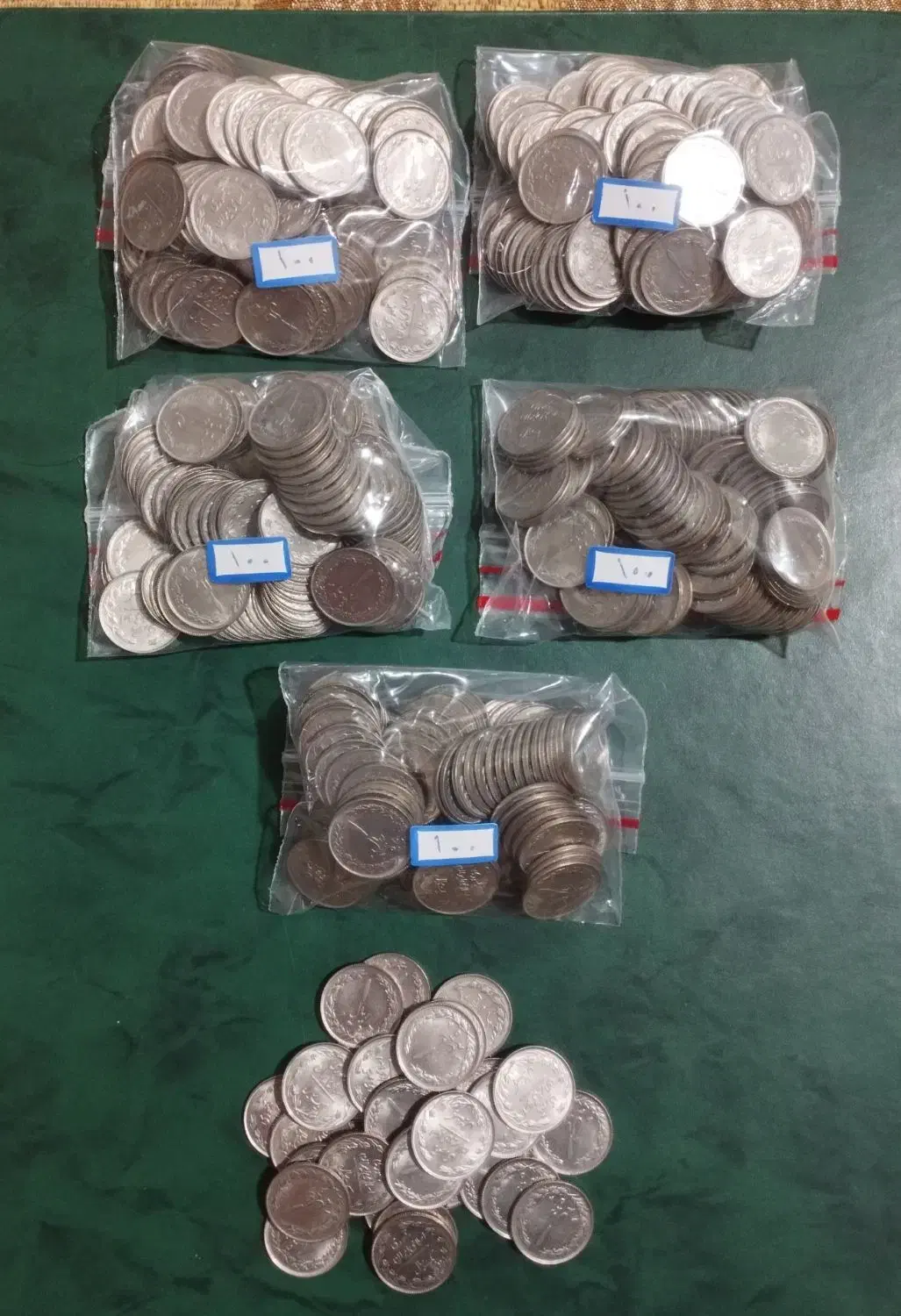 ۵۰۰ سکه یک ریالی بانکی جمهوری|کلکسیون سکه، تمبر، اسکناس|مشهد, سید رضی|دیوار