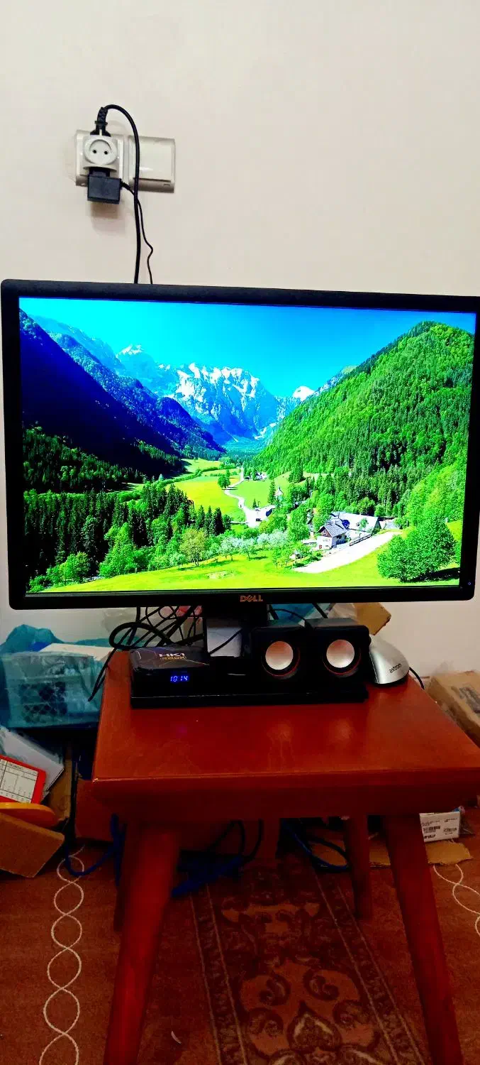 مانیتور حرفه ای کامپیوتر 24 اینچ دل dell طراحی گیم|قطعات و لوازم جانبی رایانه|نجف‌آباد, مولوی شمالی|دیوار