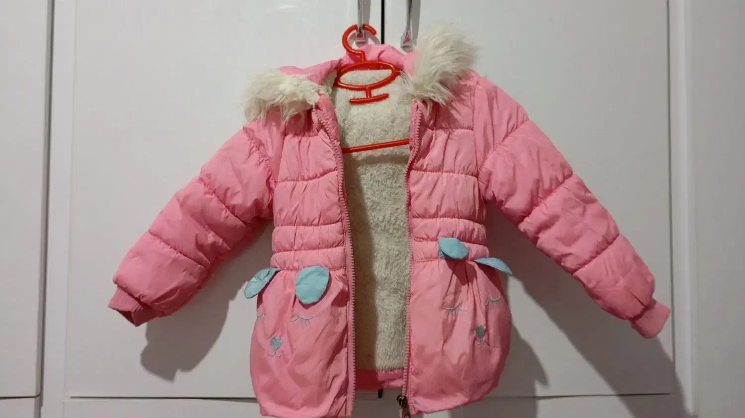 کابشن دخترانه|کفش و لباس بچه|قائن, |دیوار