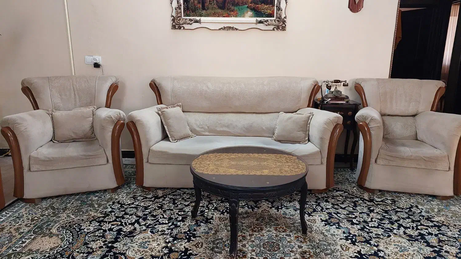 مبل راحتی و جلو مبلی|مبلمان خانگی و میز عسلی|الوند, |دیوار