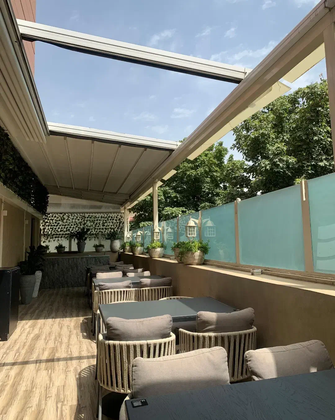 استخدام ویتر - سالنکار آقا|استخدام خدمات فروشگاه و رستوران|تهران, زعفرانیه|دیوار