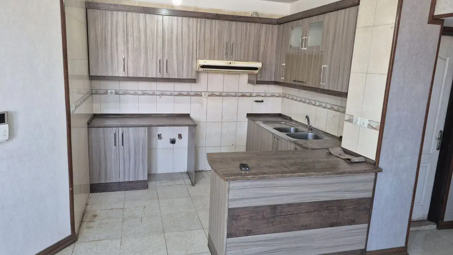 کابینت و سینک و هود|آب‌چکان و نظم‌دهنده ظروف|فولادشهر, مسکن مهر فولادشهر|دیوار