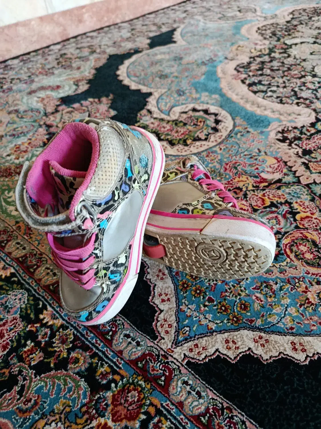 کفش اسکیتی|دوچرخه، اسکیت، اسکوتر|جوانرود, |دیوار