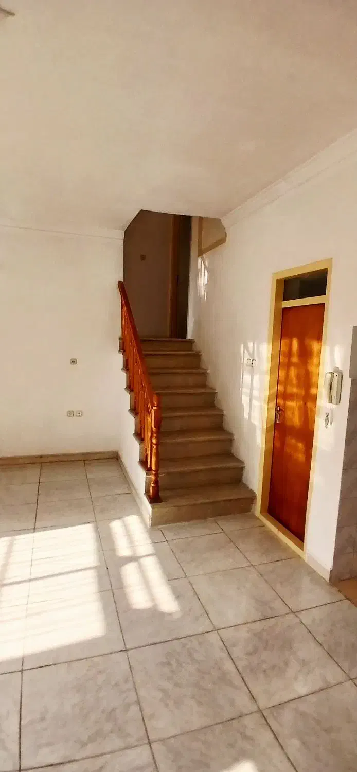 اجاره ویلایی دوبلکس با پارکینگ/طالقانی|اجارهٔ خانه و ویلا|لاهیجان, طالقانی|دیوار