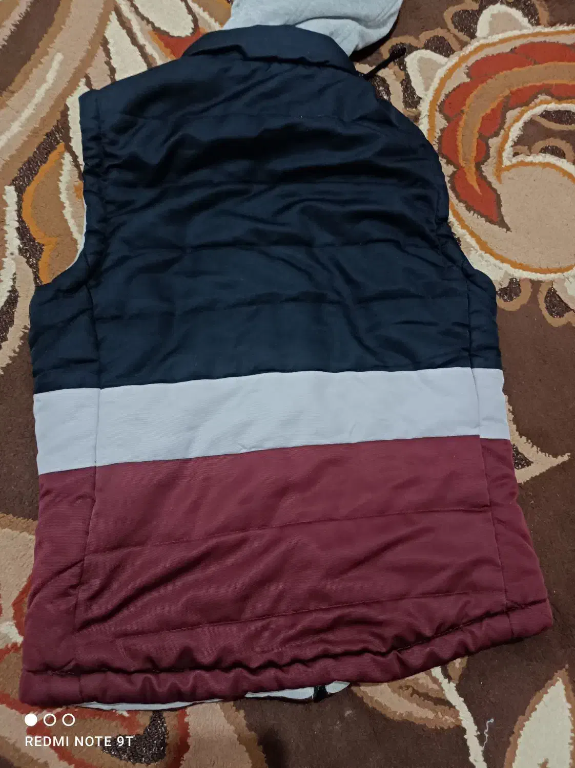 کاپشن و پافر|لباس|آوج, |دیوار