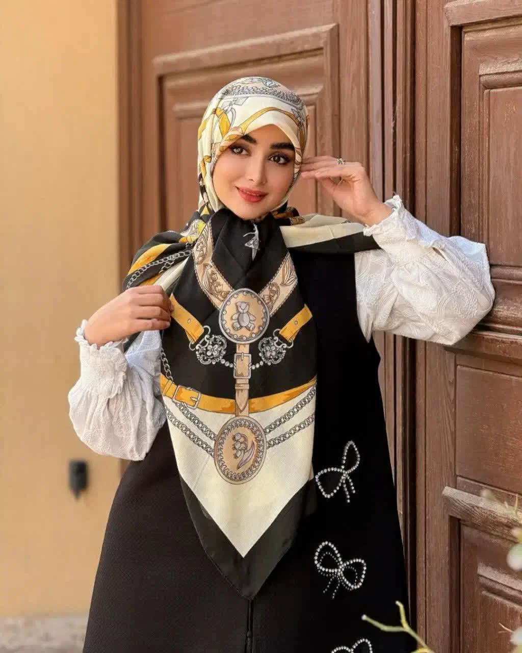 روسری که توی هر رنگش می‌درخشی|لباس|بوشهر, |دیوار