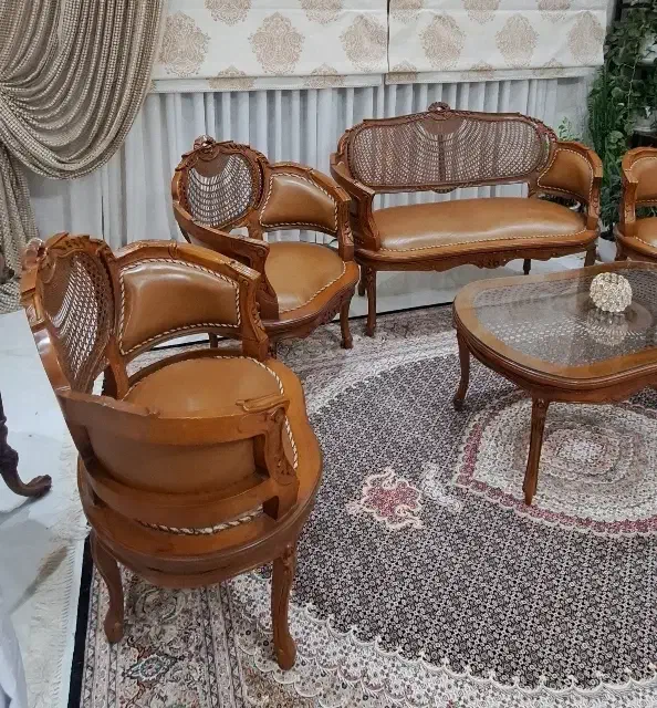 مبل و ناهارخوری ۶ نفره آنتیک یونانی|مبلمان خانگی و میز عسلی|اسلام‌شهر, مطهری|دیوار