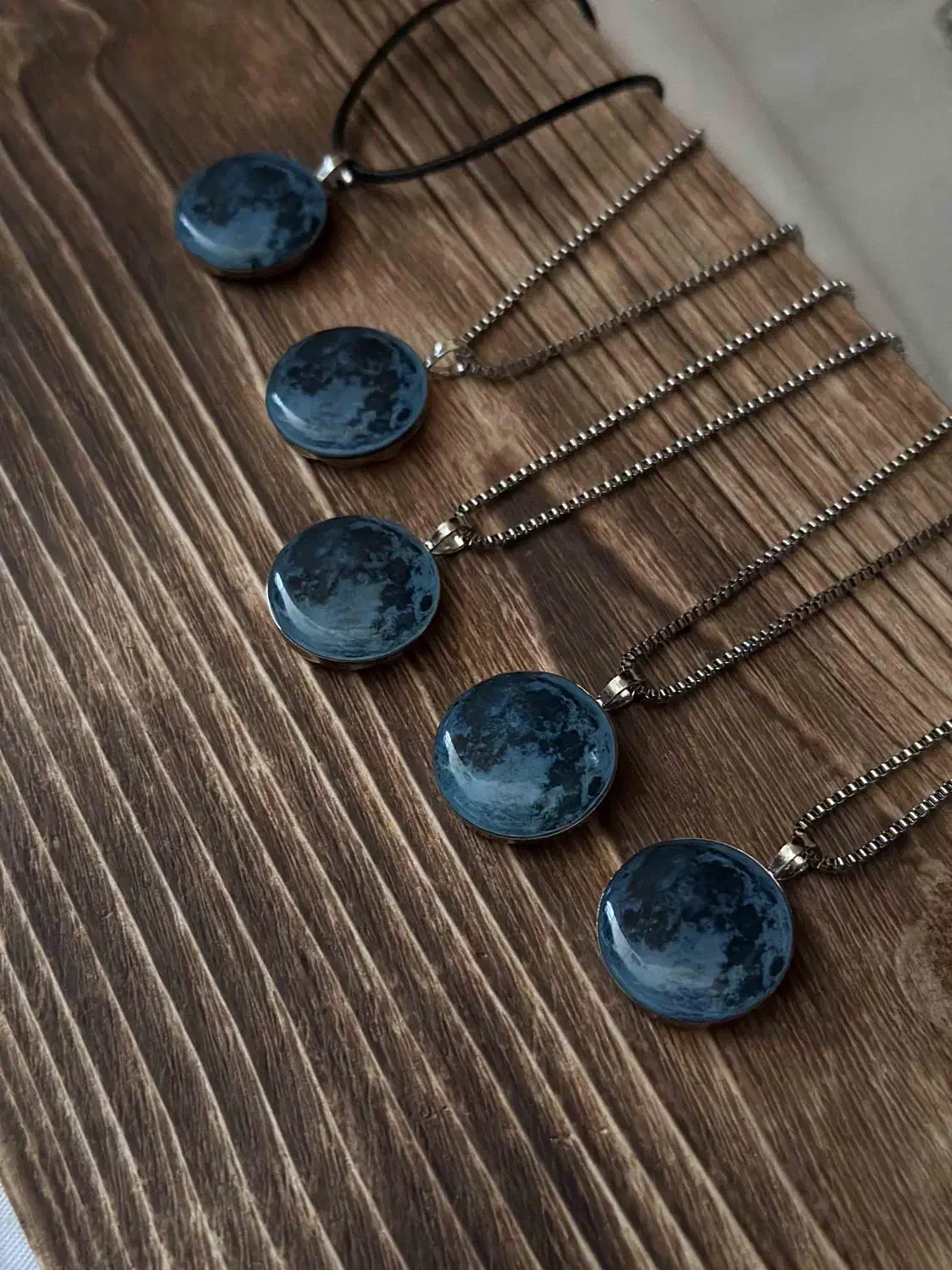 گردنبند رزینی شب تاب|بدلیجات|گرگان, |دیوار