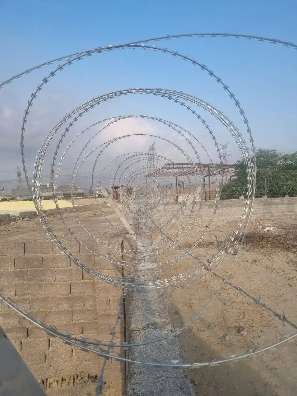 سیم خاردار.فنس.چمن|خدمات پیشه و مهارت|ری, صفاییه (چشمه علی)|دیوار