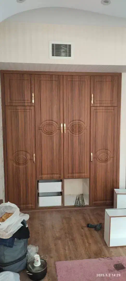 در کمد دیواری ممبران|جاکفشی، کمد، دراور|قیدار, |دیوار