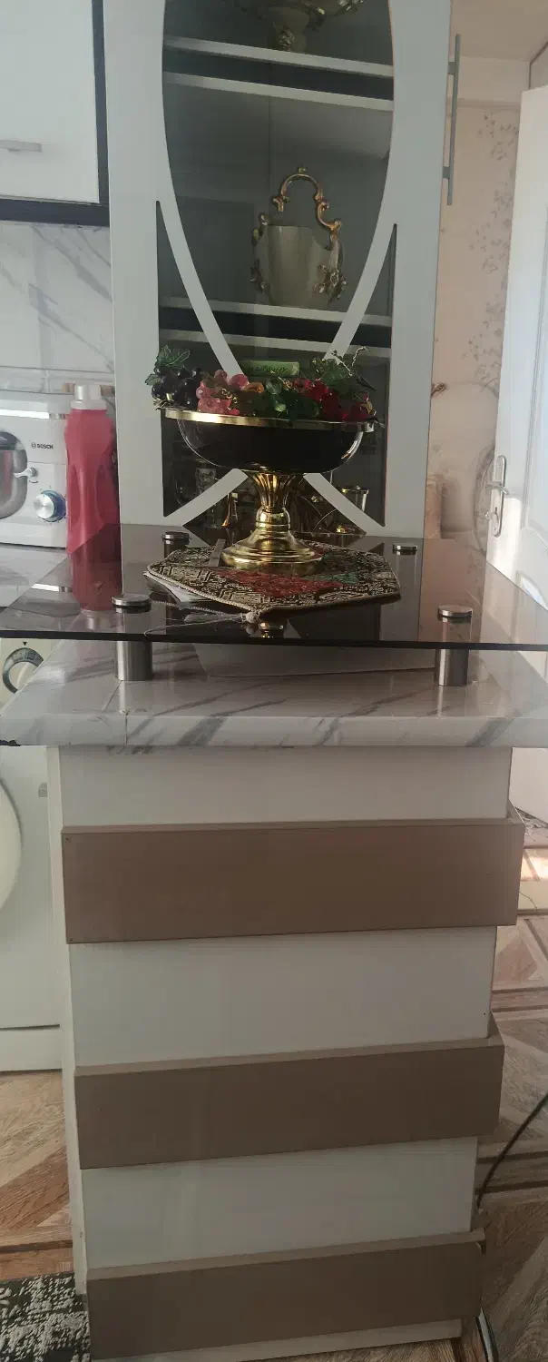 ویترین و کابینت یک متری|مبلمان خانگی و میز عسلی|قزوین, |دیوار