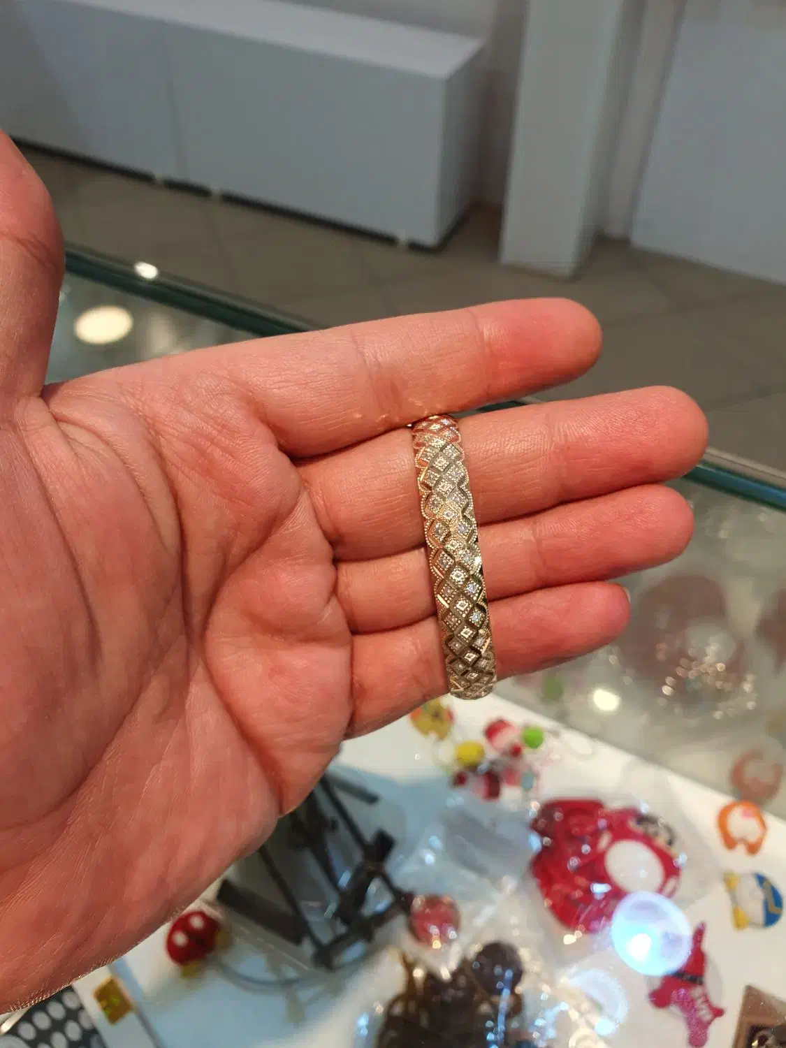 طلا دست دوم|جواهرات|کاشان, میدان کهنه|دیوار