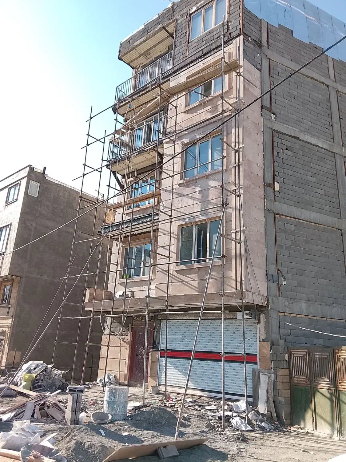 انجام کار کاشی کاری و سنگ نما|خدمات پیشه و مهارت|سنندج, |دیوار