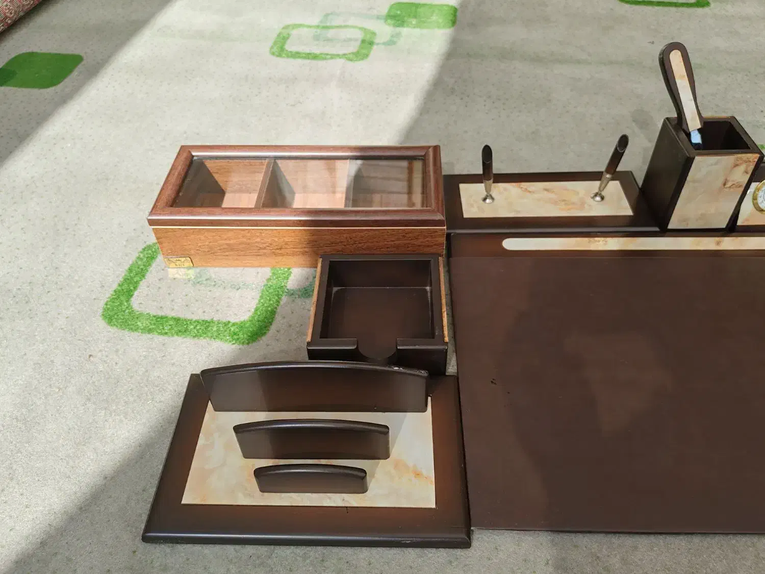 ست اداری رومیزی تمیز .زیر قیمت|دفتر کار|نجفآباد, صالح آباد|دیوار