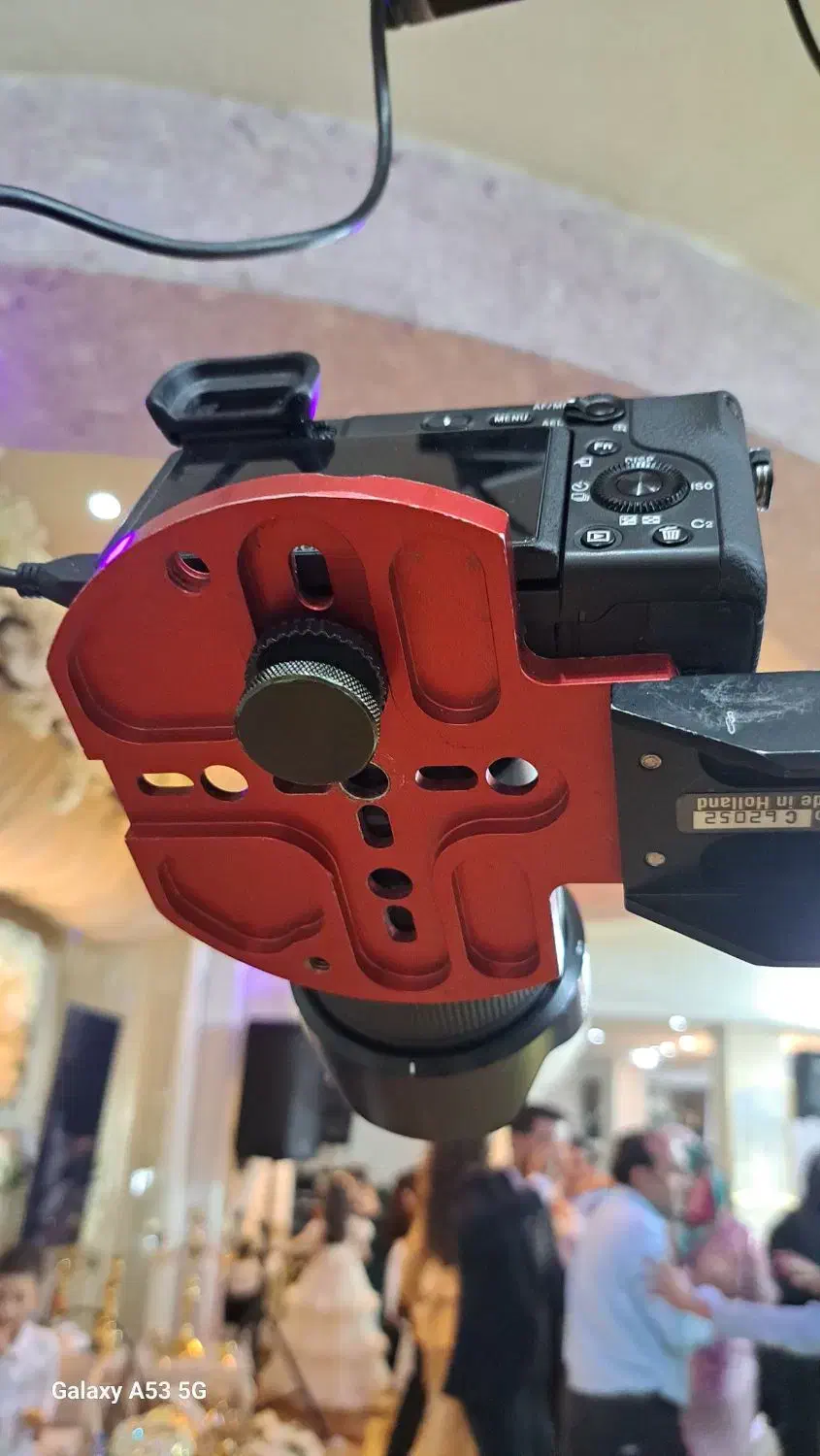 کرین|دوربین عکاسی و فیلم‌برداری|رشت, سعدی (تختی)|دیوار