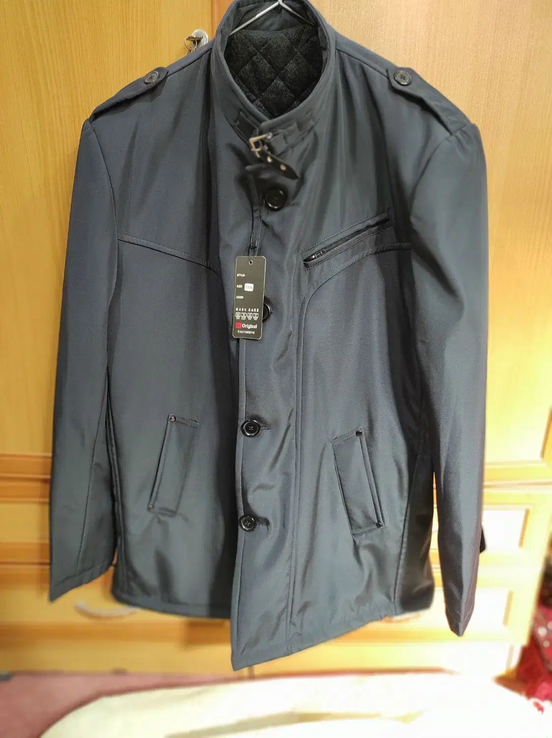 کاپشن نو|لباس|خاش, |دیوار