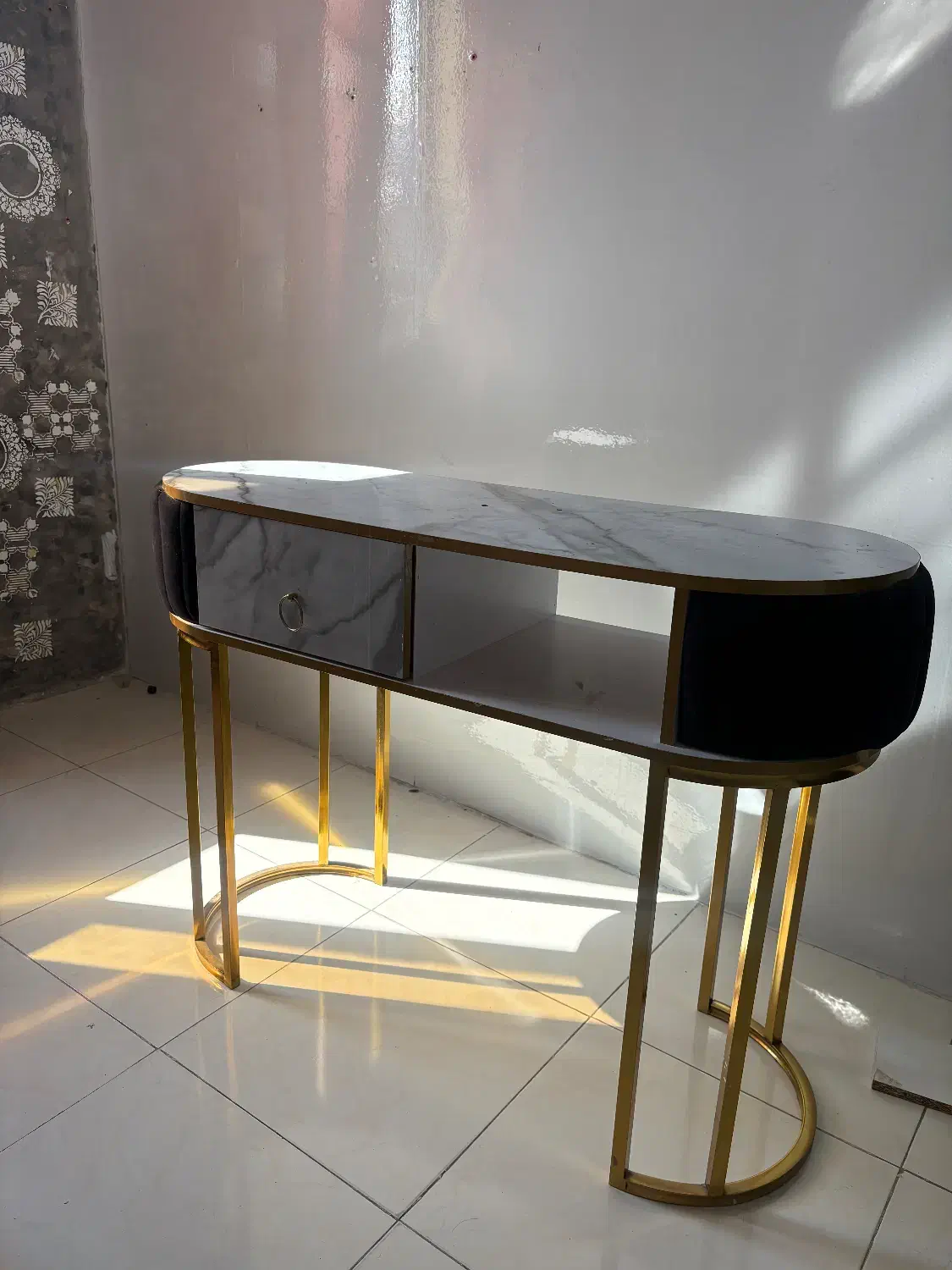 میزناخون|آرایشگاه و سالن‌های زیبایی|مشهد, نیروی هوایی|دیوار