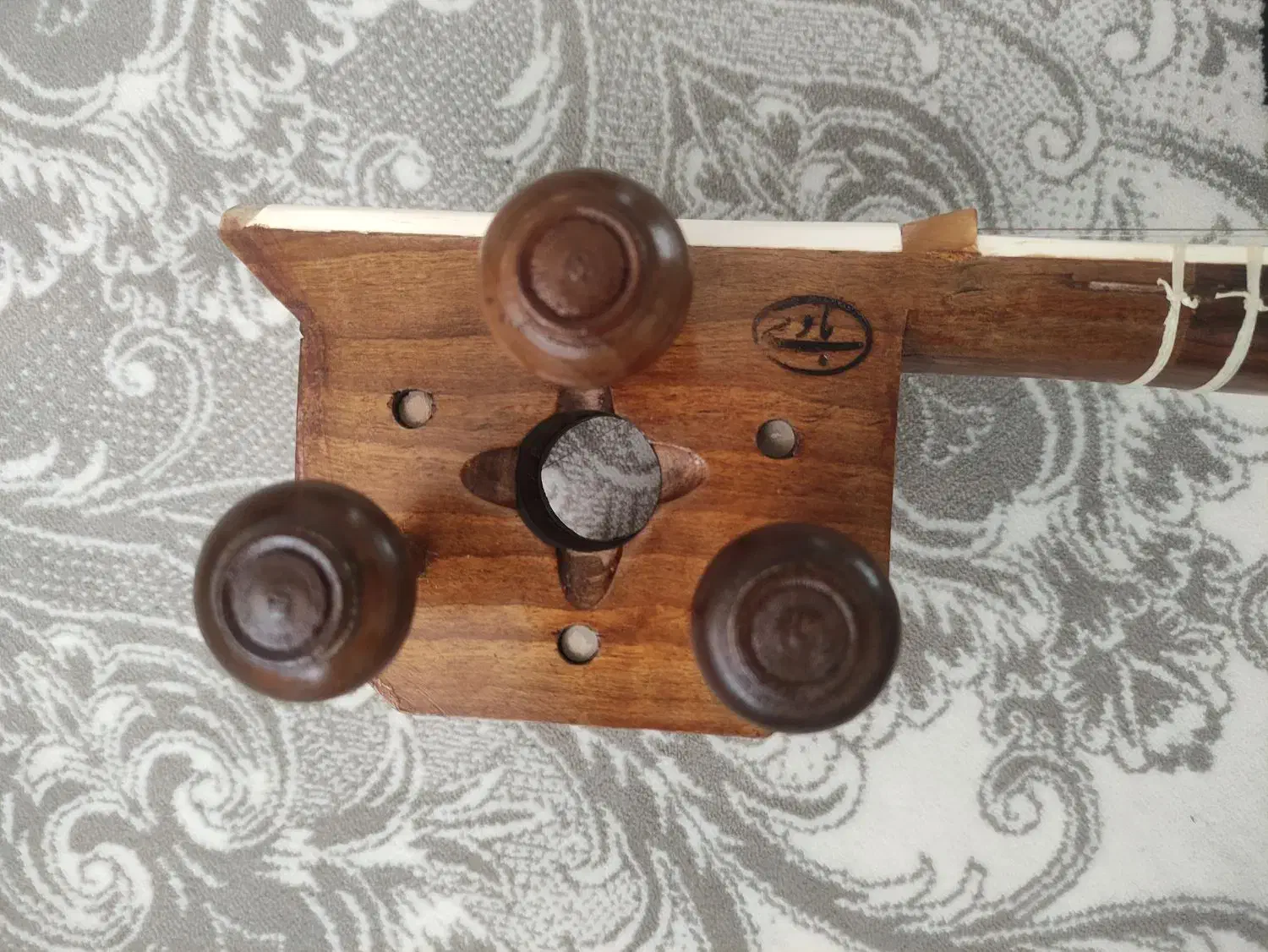 تار۲مهرباوی‌باکاور|سازهای سنتی|ارومیه, |دیوار