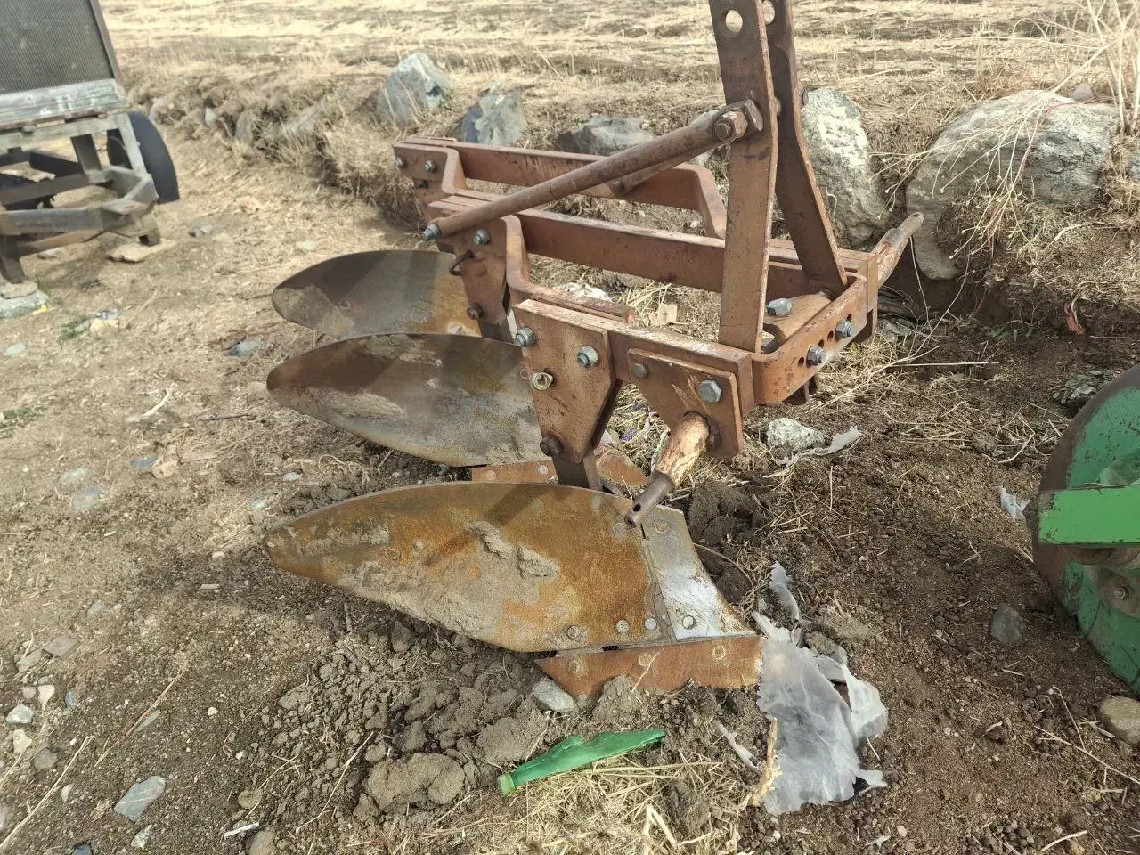 تریلی رومانی،گاوآهن فرگوسن|خودرو سنگین|قروه, |دیوار