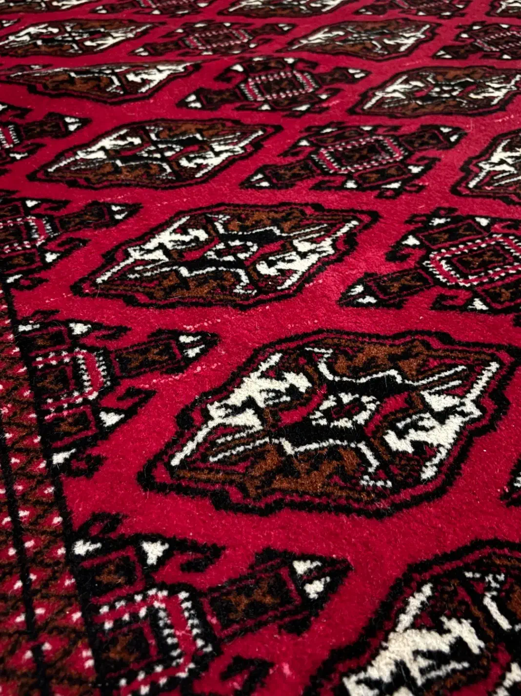 فرش ترکمن قرمز دستبافت پشمی کاملا تمیز و سالم|فرش|تهران, سازمان برنامه شمالی|دیوار