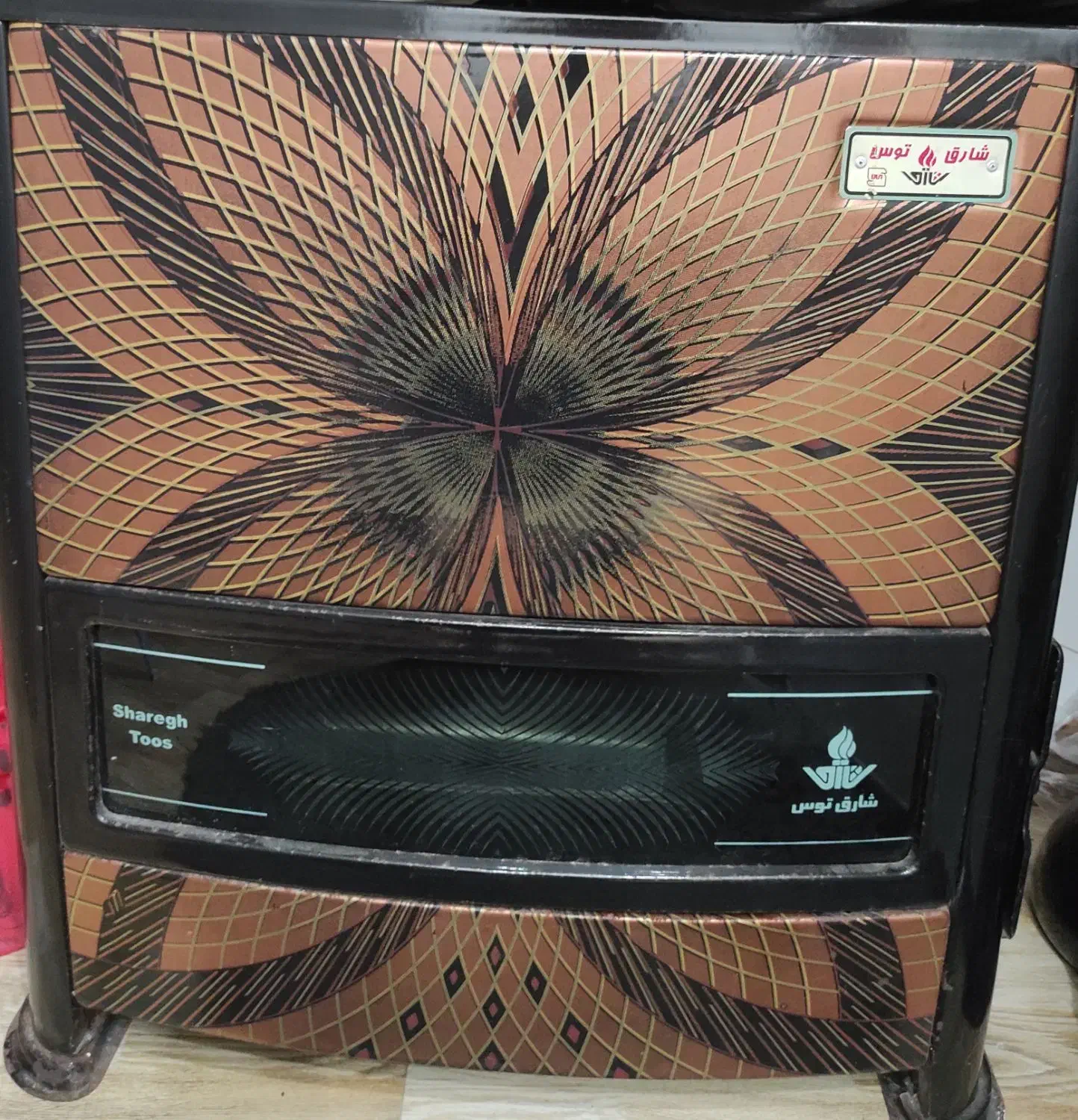 یک دستگاه بخاری با برند شارق توس|بخاری، هیتر، شومینه|لاهیجان, مهرگان|دیوار