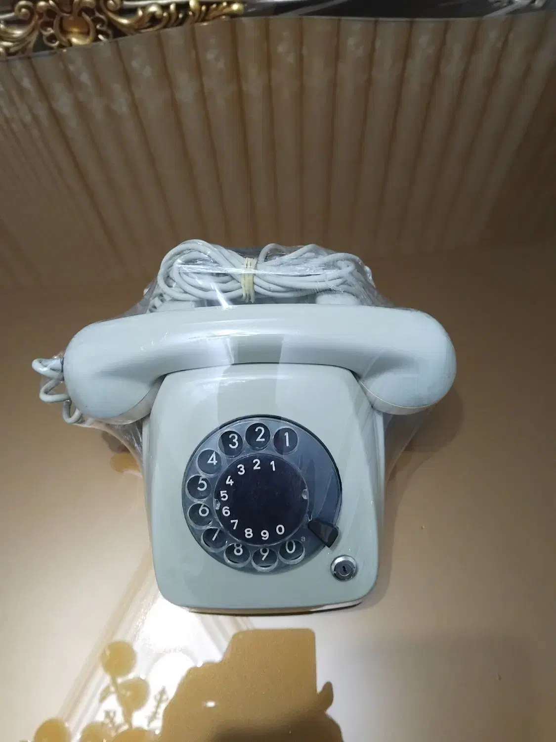 تلفنهای قدیمی|کلکسیون اشیاء عتیقه|ملایر, |دیوار