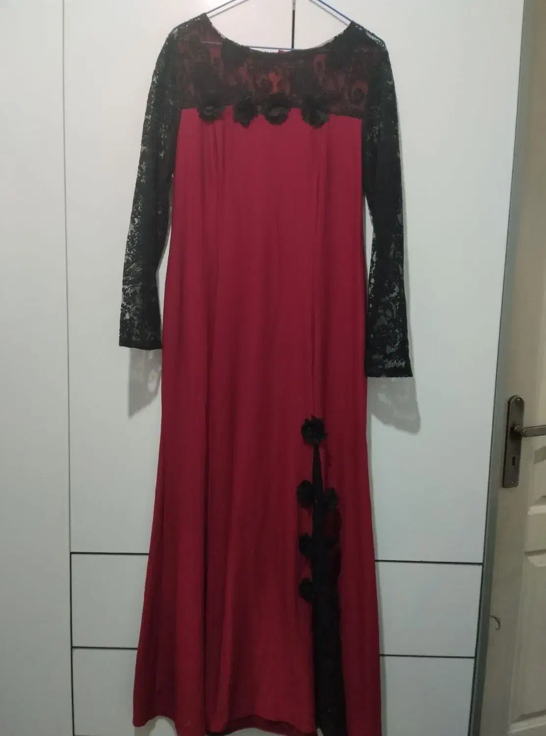 لباس مجلسی|لباس|رباطکریم, شترخوار|دیوار