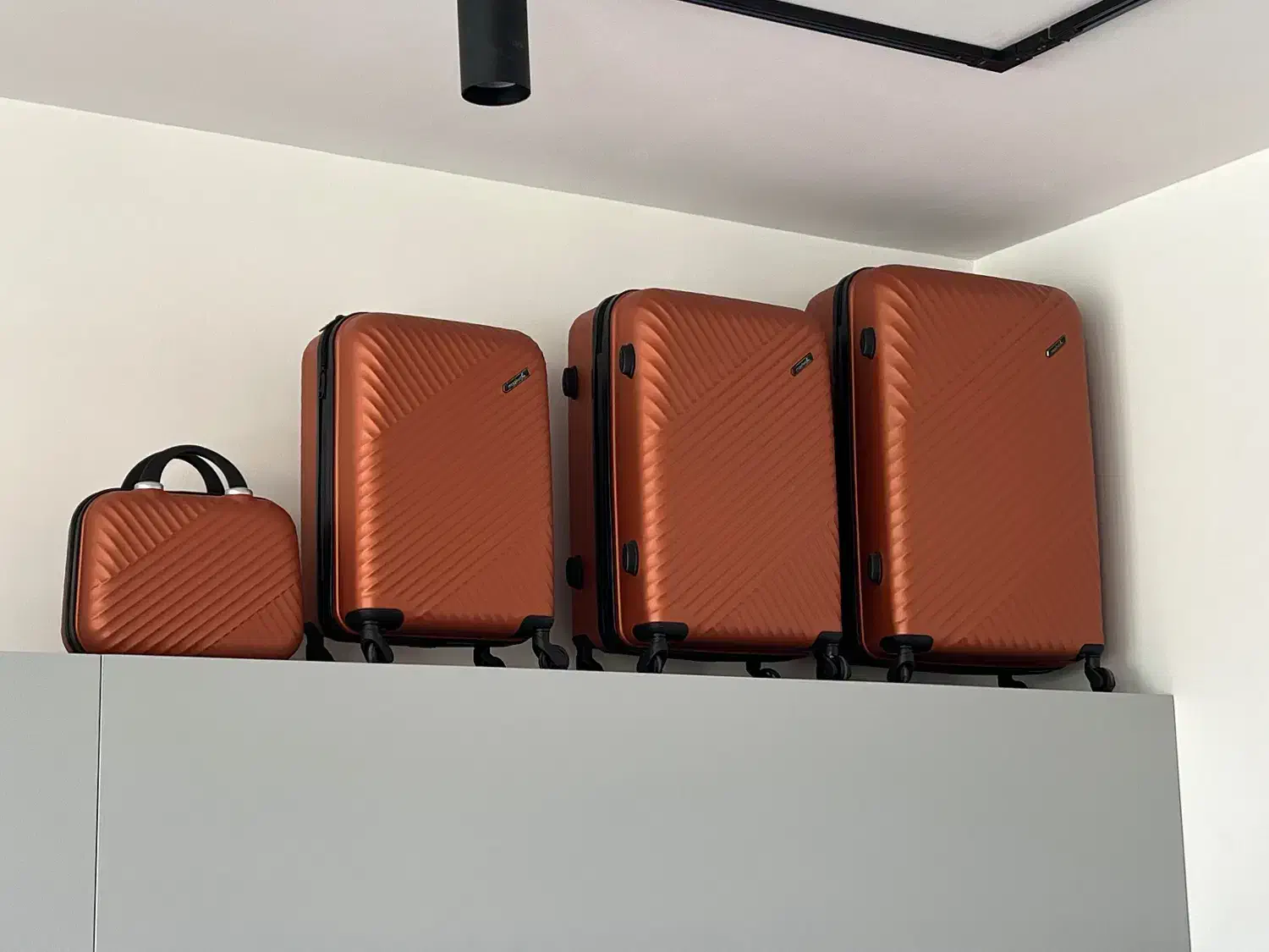 چمدان و کیف|کیف، کفش، کمربند|کهریزک, |دیوار