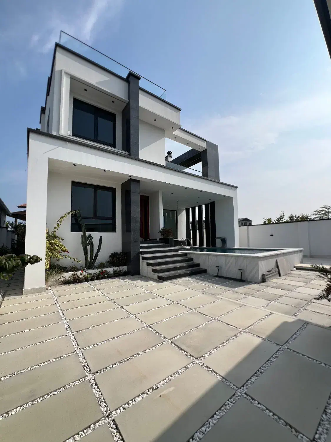 ویلا مدرن۳خوابه فاصله تا ساحل۲دقیقه لوکیشن دنج|فروش خانه و ویلا|رامسر, |دیوار