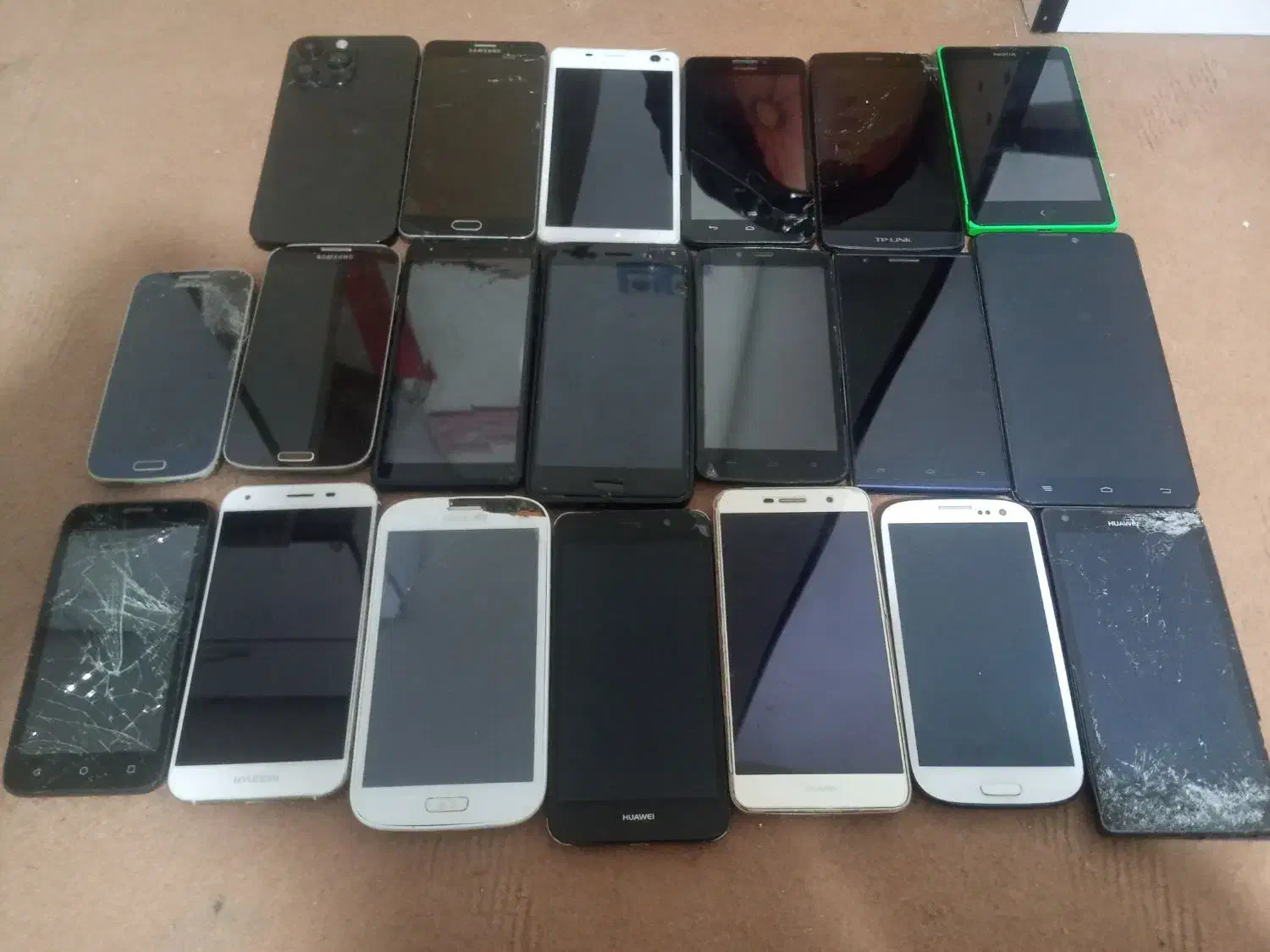 تعداد۲۰عددگوشی اوراقی|موبایل|ارومیه, |دیوار