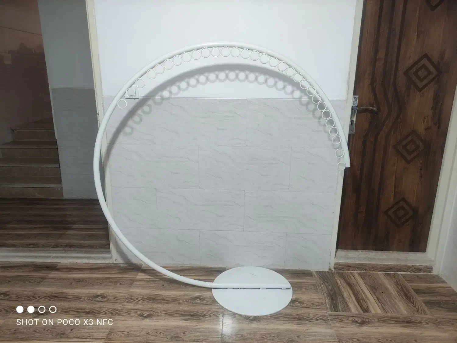 رگال هلالیC|بندرخت و رخت‌آویز|یزد, |دیوار