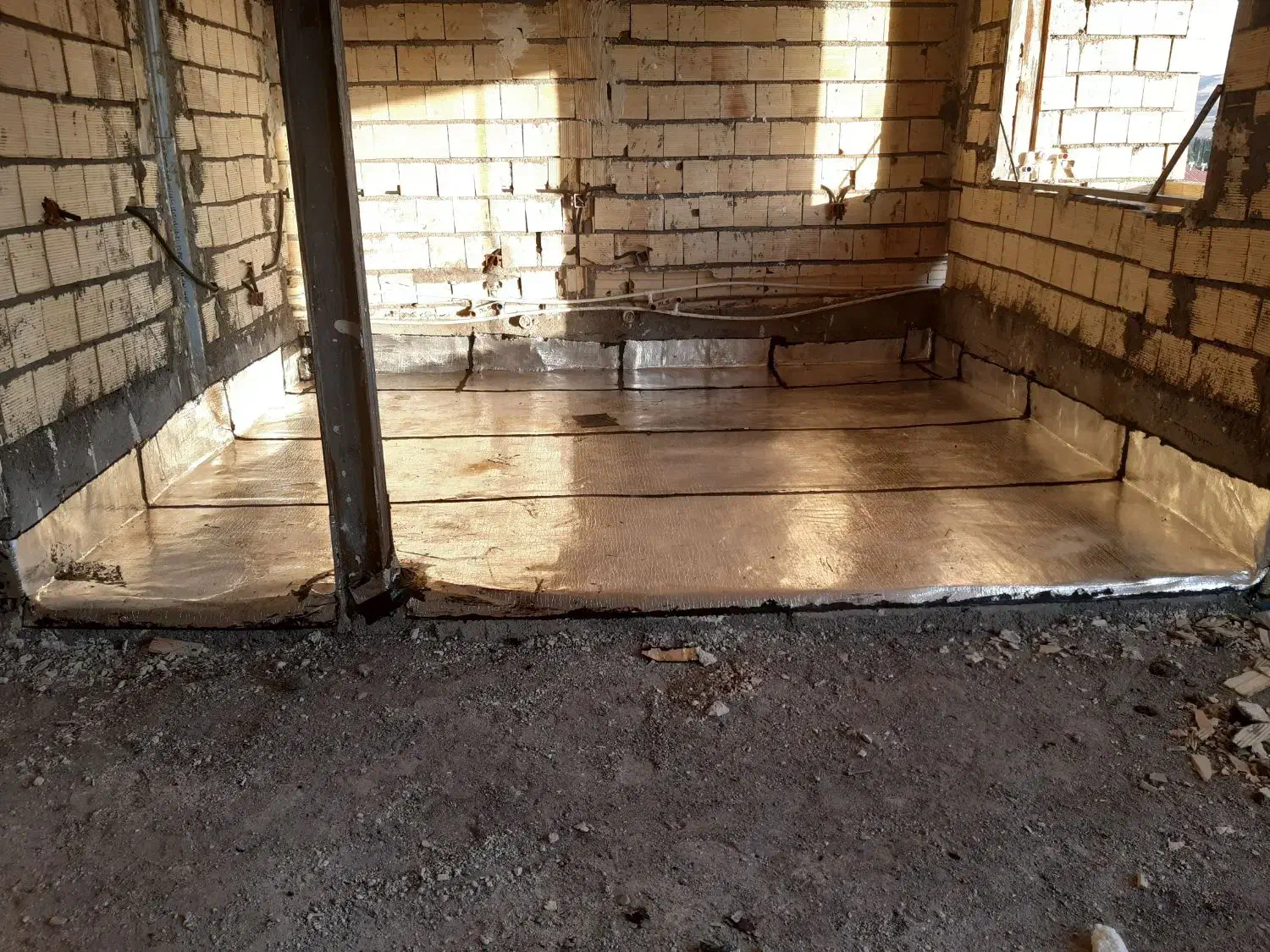 ایزوگام بابای|خدمات پیشه و مهارت|میانه, |دیوار