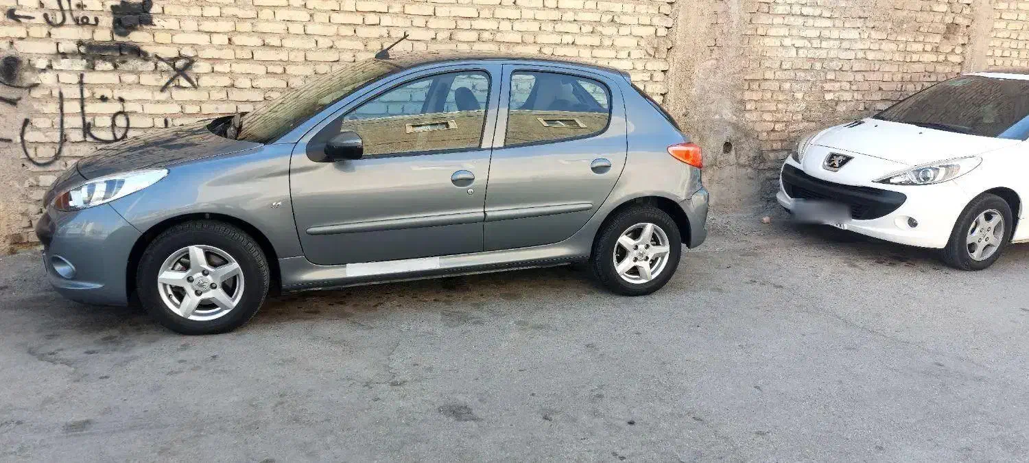 207 مدل ۴۰۰ فرمان برقی|خودرو سواری و وانت|شیراز, شهرک کوثر|دیوار