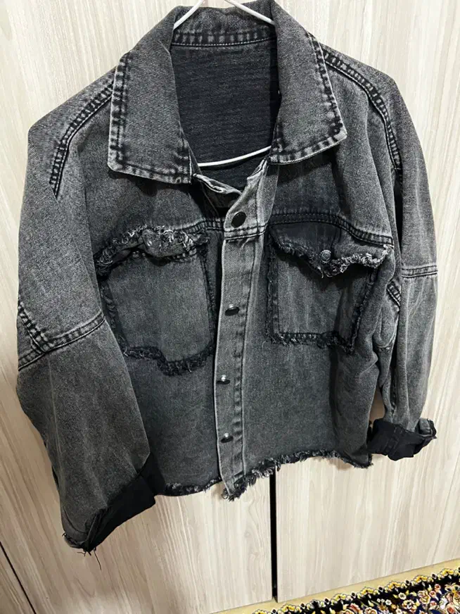 کت لی|لباس|اردبیل, |دیوار