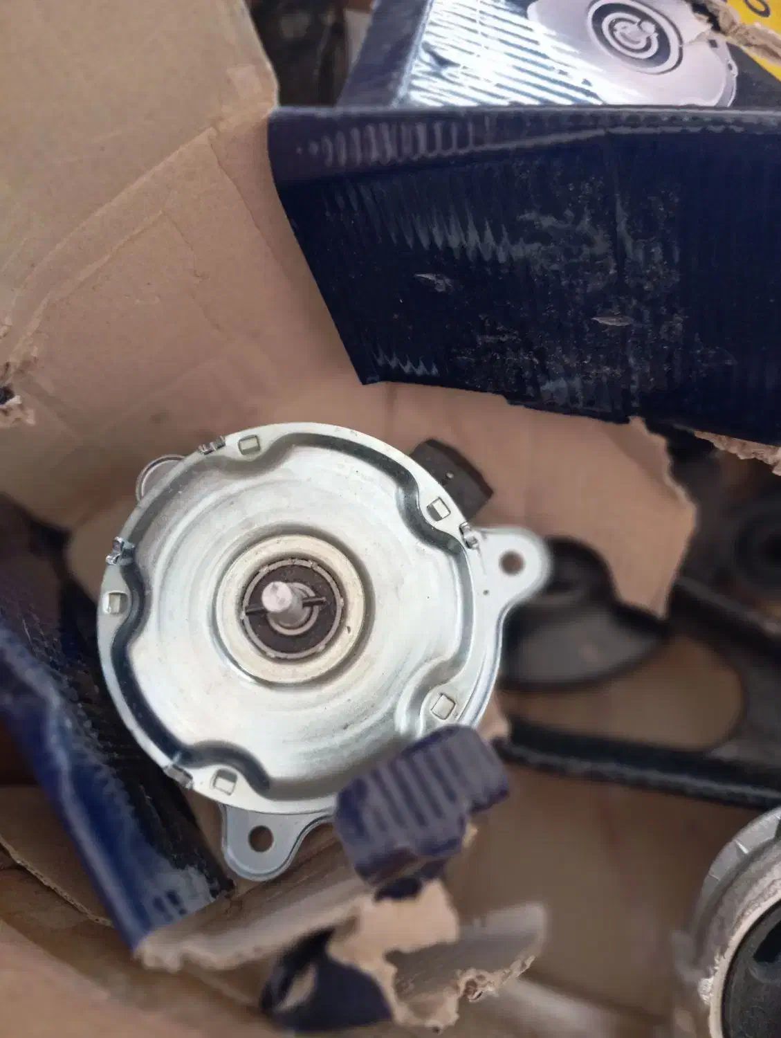 باسلام لوازم ماشین با پاین ترین قیمت مناسب|قطعات یدکی و لوازم جانبی|زهک, |دیوار