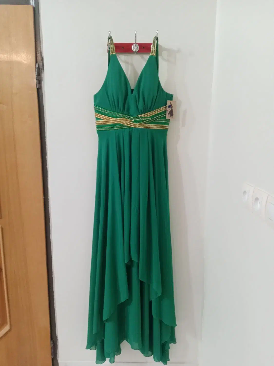 لباس مجلسی|لباس|مبارکه, |دیوار