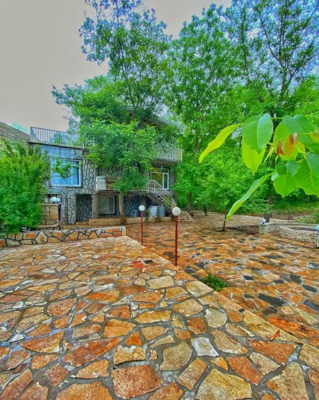عمارت نسمه|اجارهٔ کوتاه‌مدت ویلا و باغ|پاوه, |دیوار