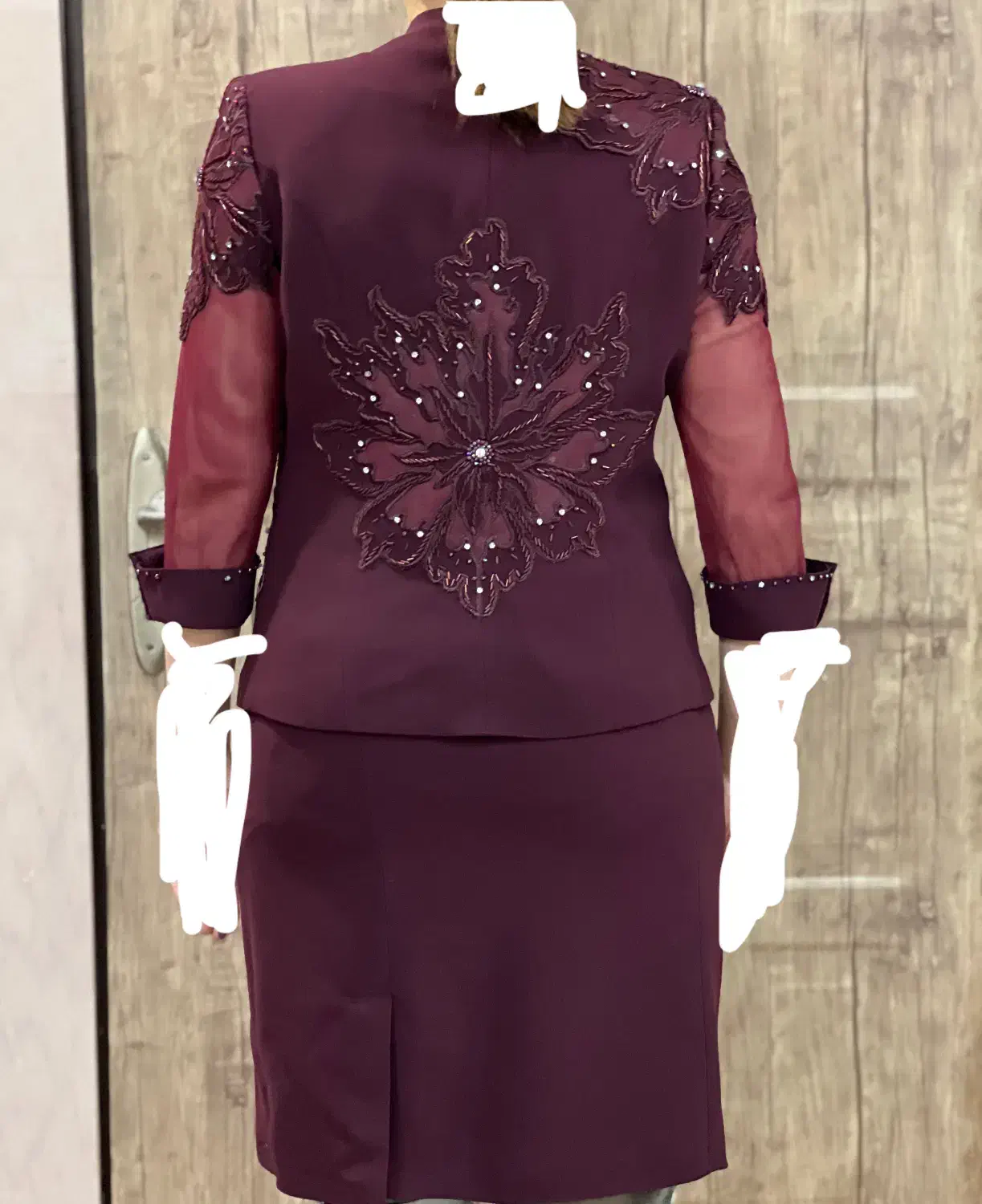 کت‌ودامن مجلسی زنانه|لباس|رشت, سعدی (تختی)|دیوار